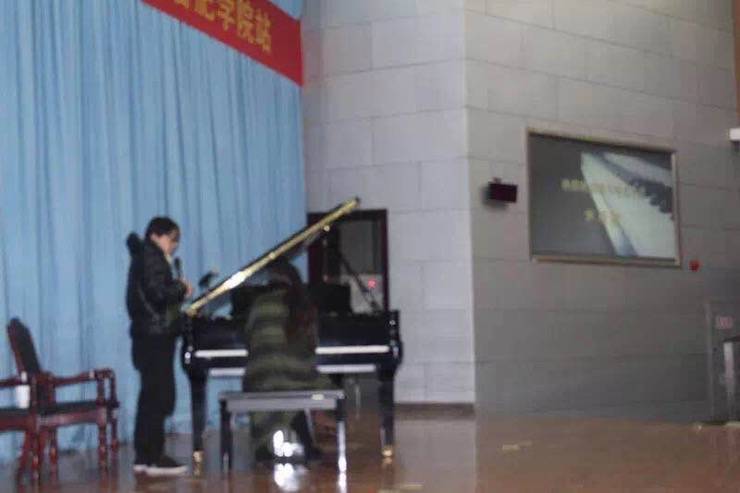 【报道】从师而不惑|金沙js93252艺术家宋思衡安徽巡讲·合肥学院站圆满结束。诤悠担