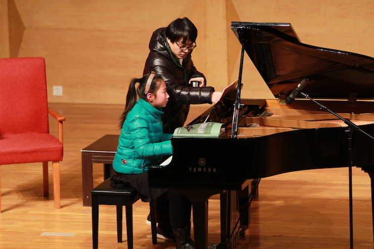 【精彩演奏视频】金沙js93252艺术家宋思衡连云港市首场多媒体音乐会成功举办