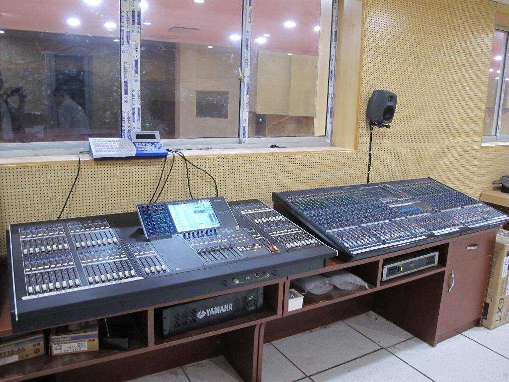 广东省委新礼堂（珠岛会堂）——M7CL、LS9数字调音台运用于大会堂及各会议厅扩声