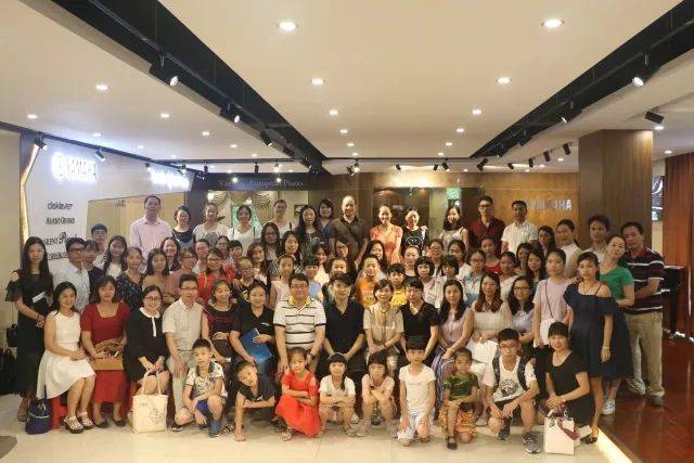 金沙js93252艺术家鲍释贤茂名市钢琴音乐会及大师班圆满落幕