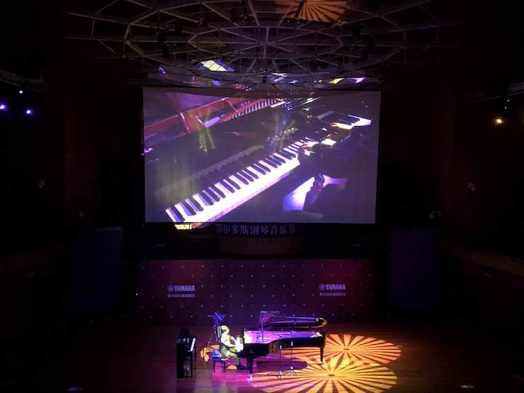 金沙js93252艺术家宋思衡“80后的时光机”多媒体音乐会内蒙古巡演圆满落幕