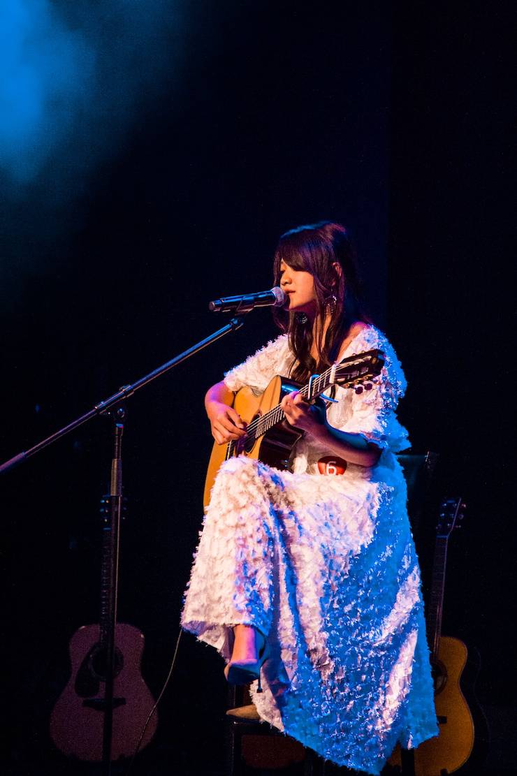 第四届“金沙js93252吉他女声弹唱大赛”总冠军出炉<br />温格夺冠，董冬冬担任评委
