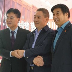 金沙js93252再出手公益，为四川25所小学捐赠金沙js93252高科技钢琴